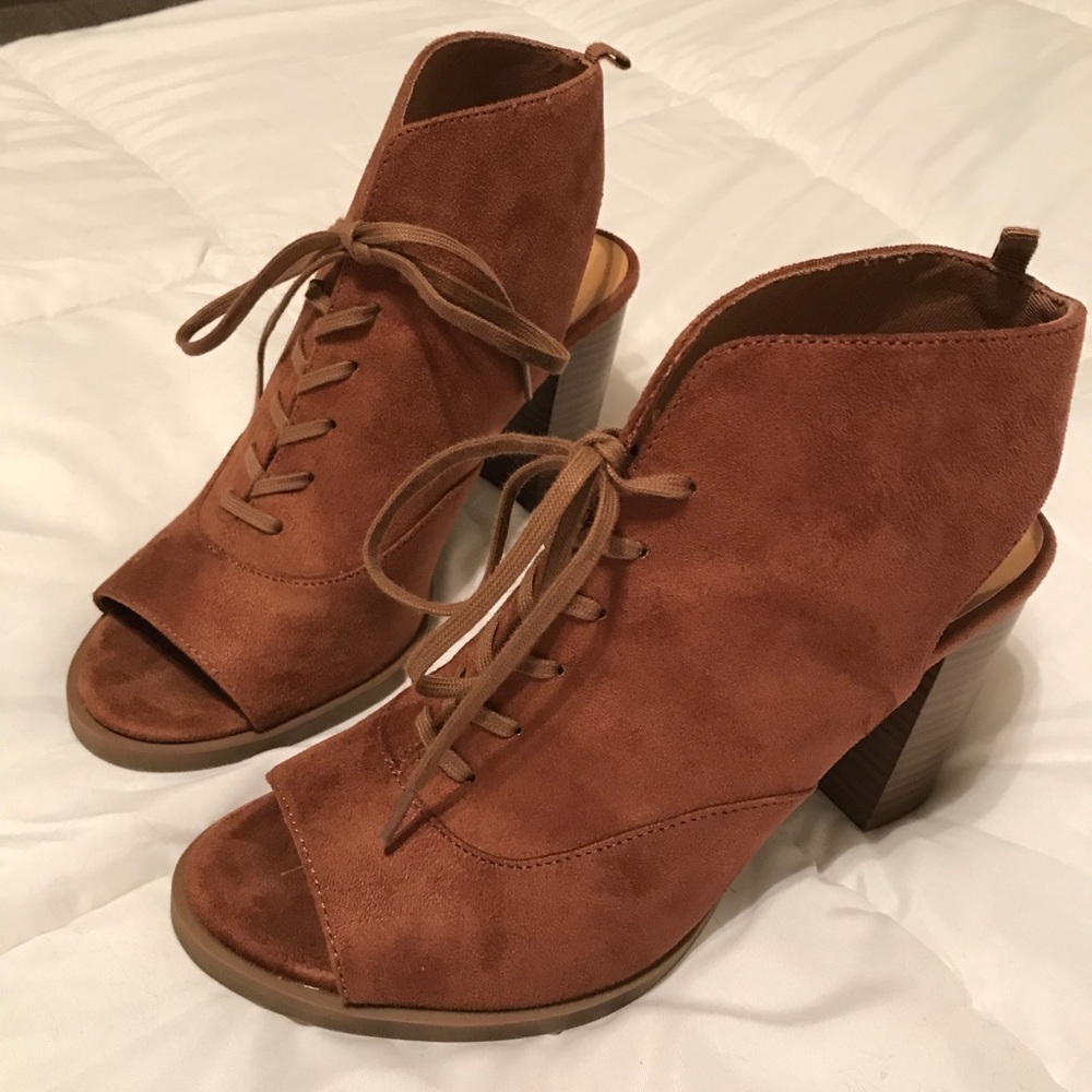 Chestnut lace up booties